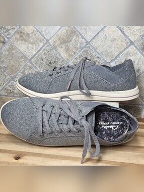 Clarks Womans Breeze Sky Cloudsteppers Shoes Gray Knit Casual Lace-Up Sneakers